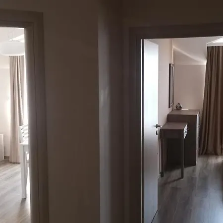 Apartmanhotel La 4*