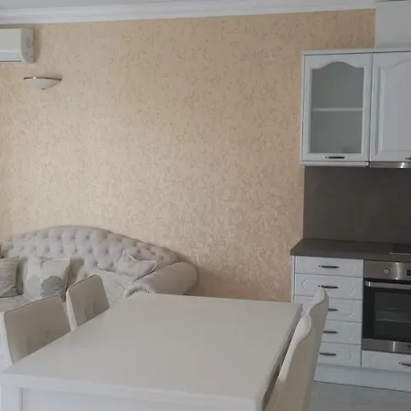 Ξενοδοχείο με διαμερίσματα La Golden Sands