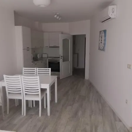 La Ξενοδοχείο με διαμερίσματα
