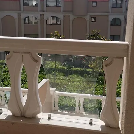 Ξενοδοχείο με διαμερίσματα La 4*