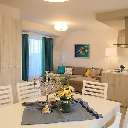 Aparthotel La 4*